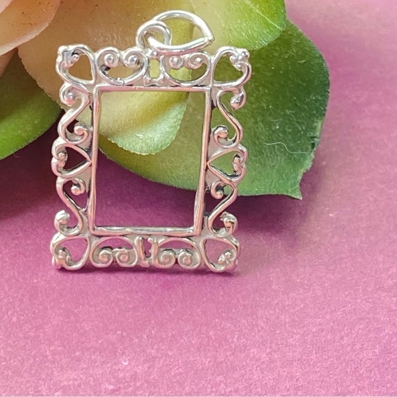 Cutest Sterling Silver picture frame charm. - Picture 1 of 6
